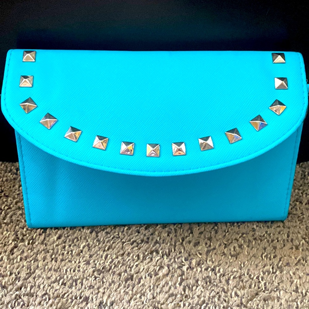 💙 Studded Turquoise blue clutch 👛